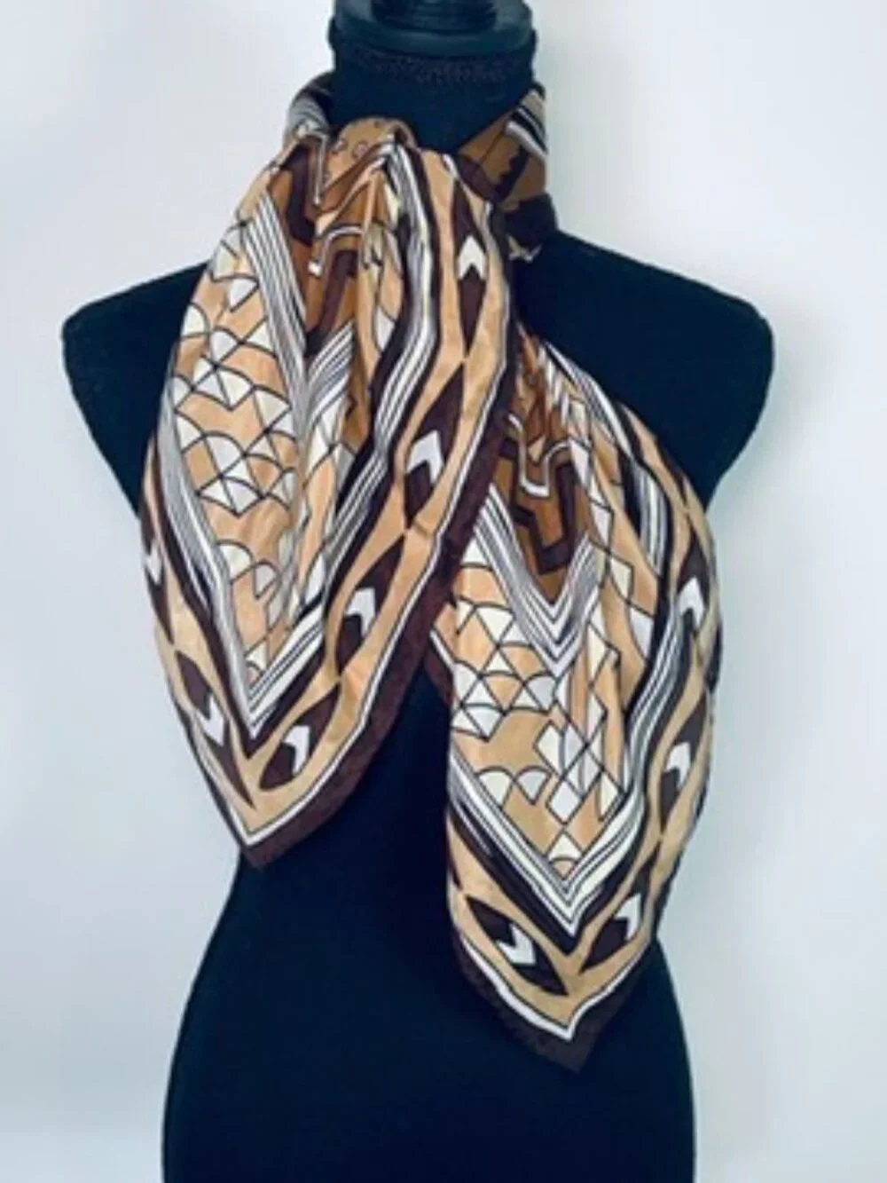 OSCAR DE LA RENTA Vintage 100% Silk Geometric Square Scarf 31
